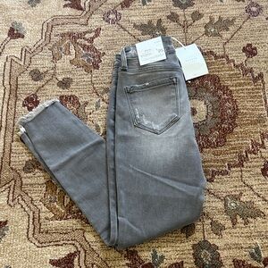 NWT kancan high rise skinny ankle jeans gray size 25